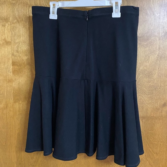 Dresses & Skirts - Elegant low pleated Black Women's Skirt